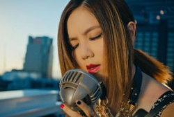 邓紫棋视频,激情演绎，点亮舞台